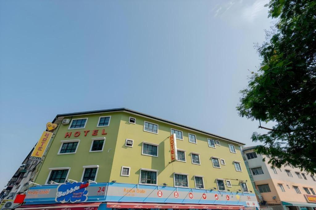 Oyo 89874 Gs Golden Star Hotel 세리 켐방안 외부 사진