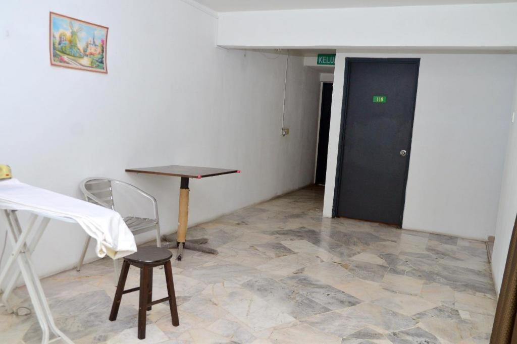 Oyo 89874 Gs Golden Star Hotel 세리 켐방안 외부 사진
