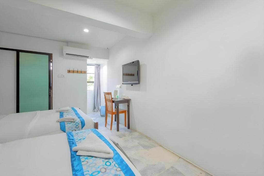 Oyo 89874 Gs Golden Star Hotel 세리 켐방안 외부 사진