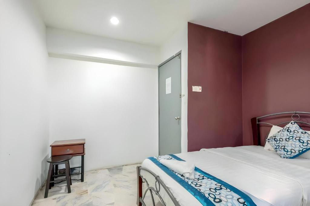 Oyo 89874 Gs Golden Star Hotel 세리 켐방안 외부 사진